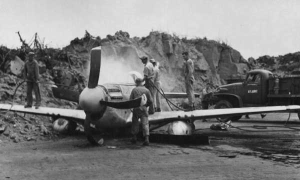 North American P-51 Little Angel estrellado el 12 de abril de 1945, en Iwo Jima