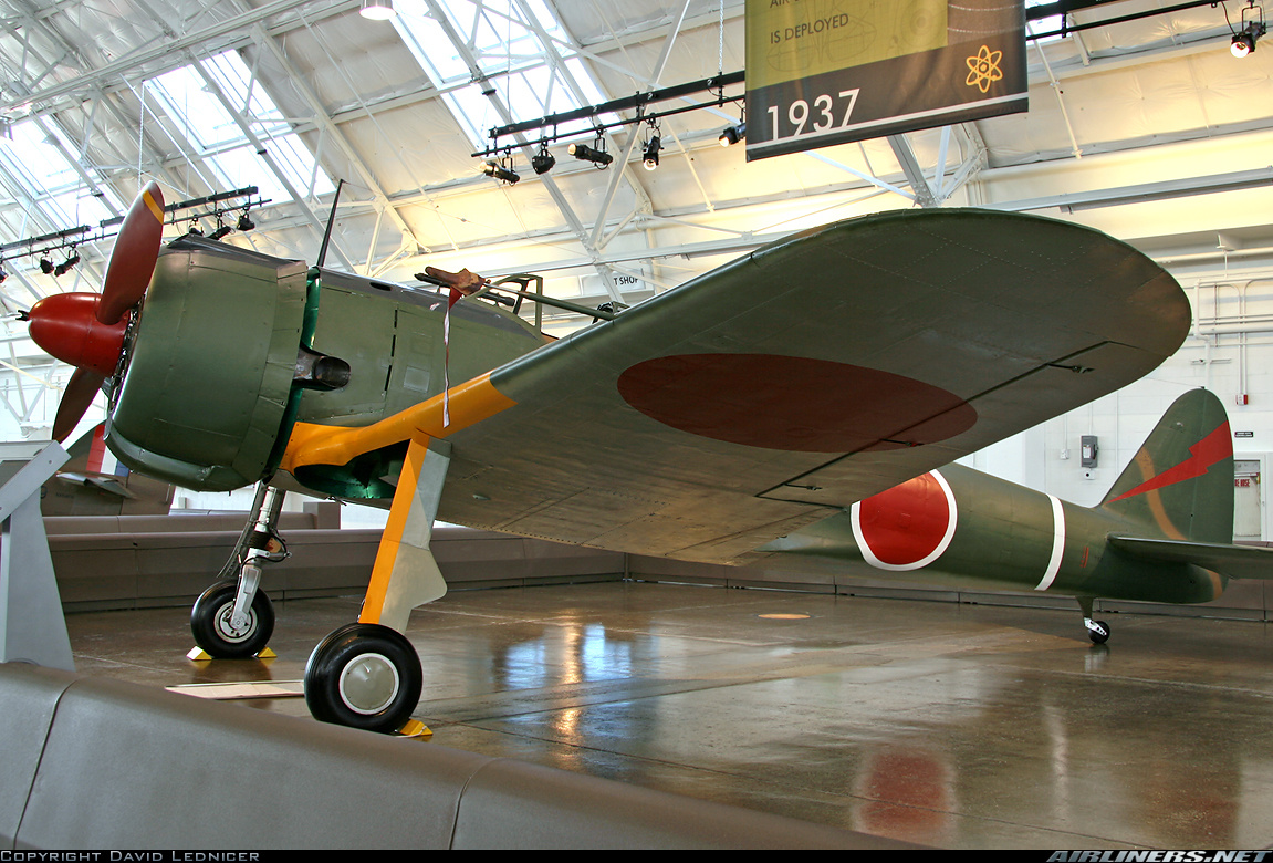 Nakajima Ki-43-Ib Hayabusa Nº de Serie N750N está en exhibición en el Flying Heritage Collection en Arlington, Washington