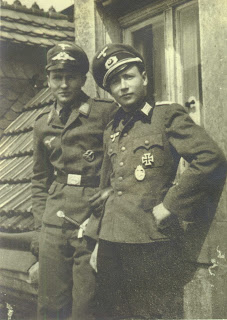 Bernard y Dieter. Bernard, su hermano, era parte de la Luftwaffe